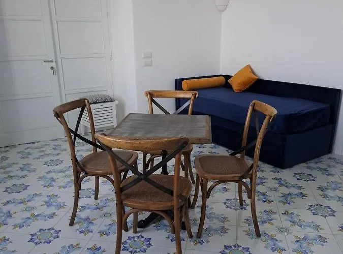 Tre Re Via Marina Grande,264 Appartamento